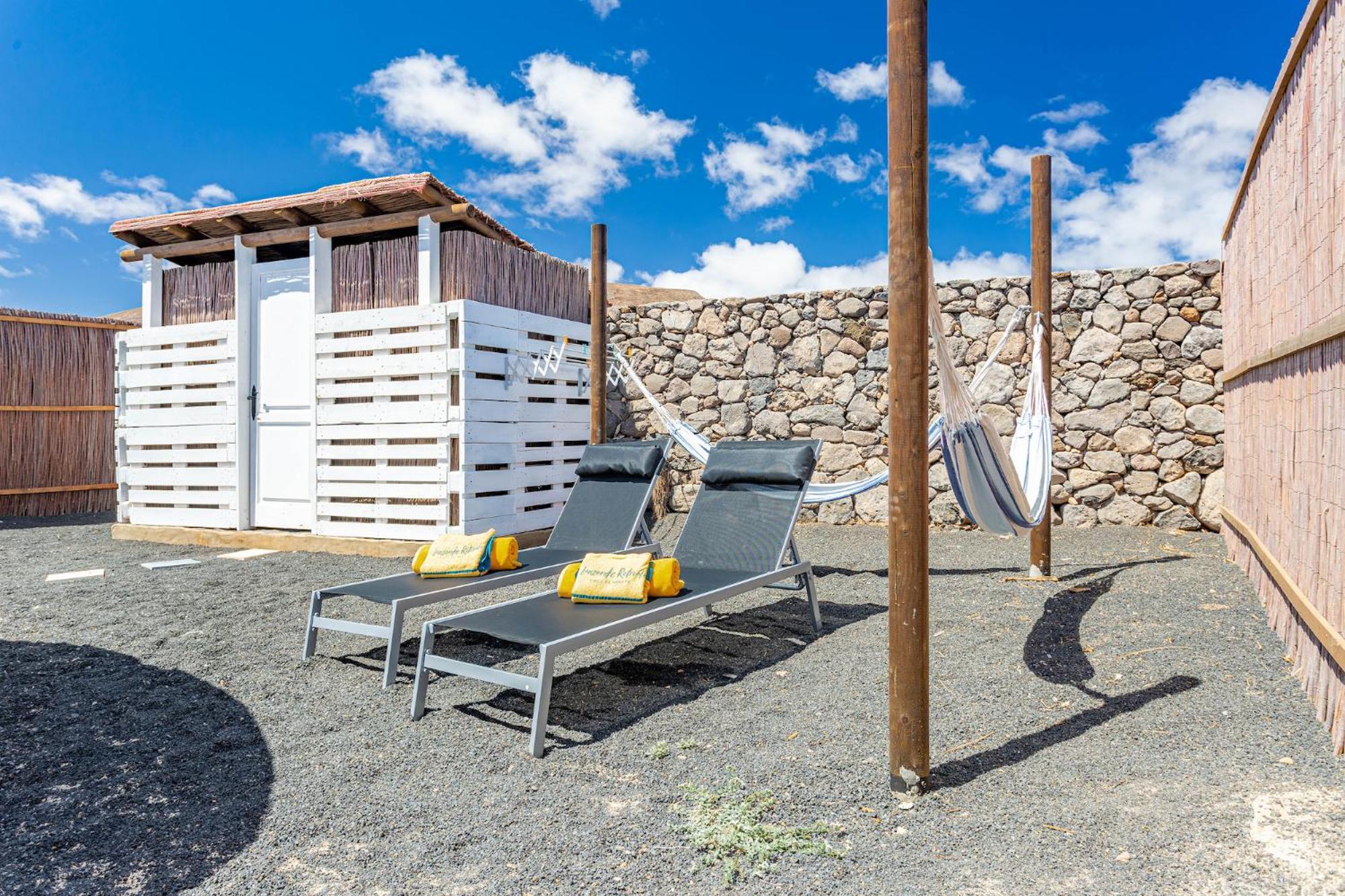 Finca De Arrieta Village - Yurts And Stone Cottages - Shared Pool - Walking Distance To Arrieta Beach - Eco Friendly Tabayesco Dış mekan fotoğraf