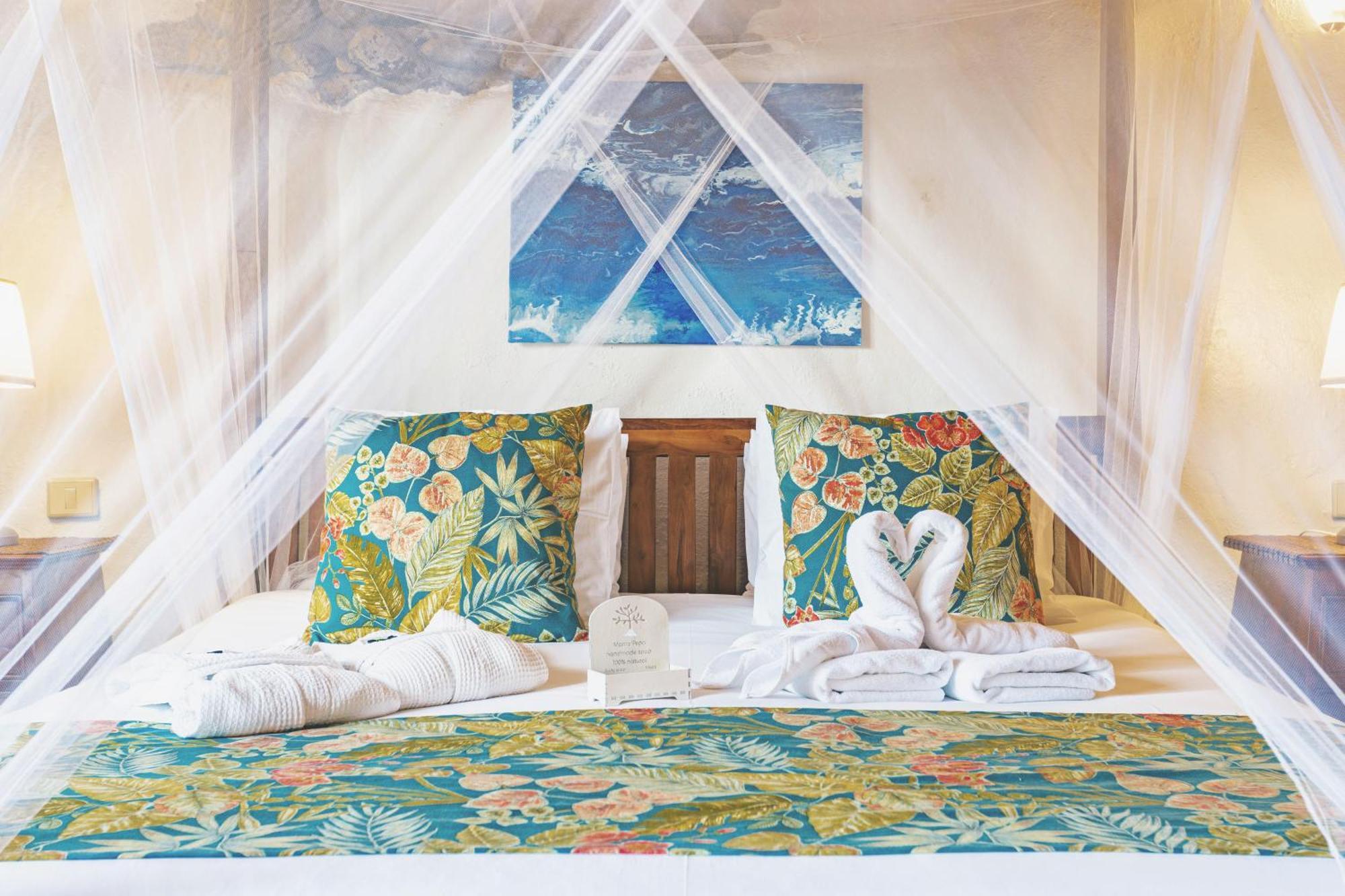 Finca De Arrieta Village - Yurts And Stone Cottages - Shared Pool - Walking Distance To Arrieta Beach - Eco Friendly Tabayesco Dış mekan fotoğraf